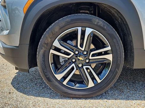 Certified 2026 Chevrolet TrailBlazer LT w/ Driver Confidence Package FWD image 32