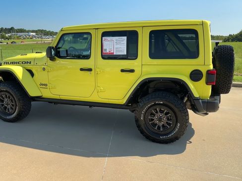 Used 2022 Jeep Wrangler Unlimited Rubicon w/ Trailer Tow Package image 5