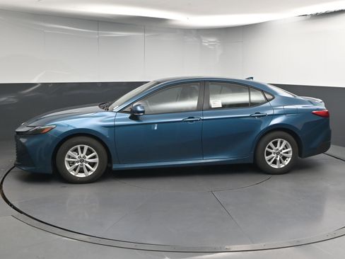 Certified 2025 Toyota Camry LE w/ Convenience Package image 5