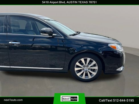 Used 2011 Toyota Avalon Limited FWD image 5