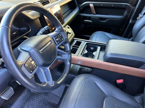 Used 2024 Land Rover Defender 110 X AWD/4WD image 10