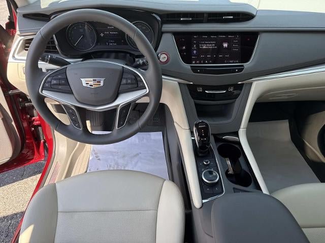 Used 2025 Cadillac XT5 Premium Luxury w/ Technology Package AWD/4WD image 19