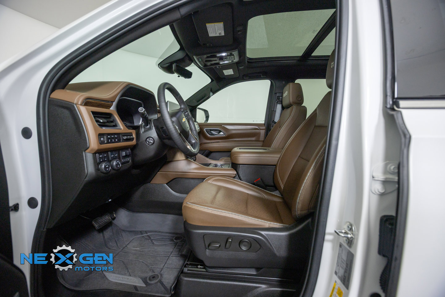 Used 2023 Chevrolet Tahoe High Country AWD/4WD image 12