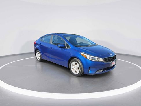 Used 2017 Kia Forte LX w/ LX Popular Package FWD image 2