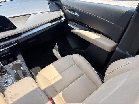 Used 2024 Cadillac XT4 Luxury FWD image 14