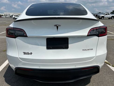 Used 2022 Tesla Model Y Performance AWD/4WD image 8