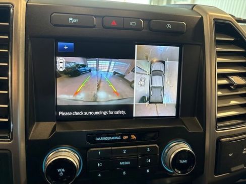 Used 2019 Ford F150 Platinum w/ Equipment Group 701A Luxury image 22