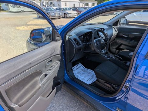 Used 2020 Mitsubishi Outlander Sport ES FWD image 16