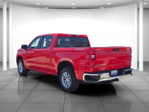 Used 2025 Chevrolet Silverado 1500 LT AWD/4WD image 4