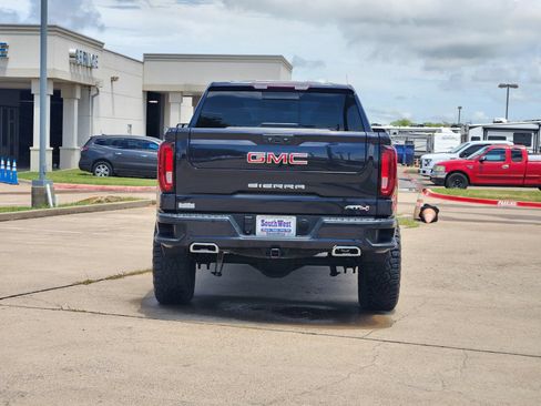 Used 2023 GMC Sierra 1500 AT4 w/ AT4 Preferred Package AWD/4WD image 8
