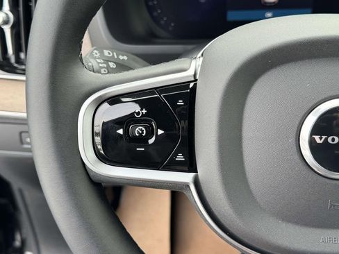 New 2026 Volvo XC90 T8 Plus w/ Protection Package Premier image 9