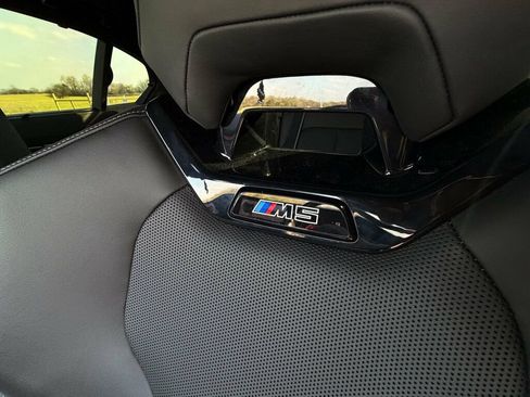 Used 2025 BMW M5 w/ Executive Package image 39