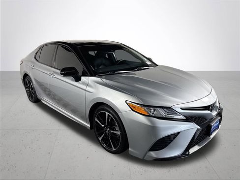 Used 2020 Toyota Camry XSE w/ Navigation Package FWD image 4