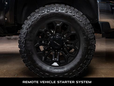 Used 2020 Chevrolet Silverado 2500 LTZ w/ LTZ Premium Package image 11