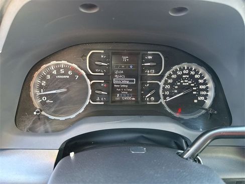 Used 2020 Toyota Tundra 4x4 CrewMax image 15