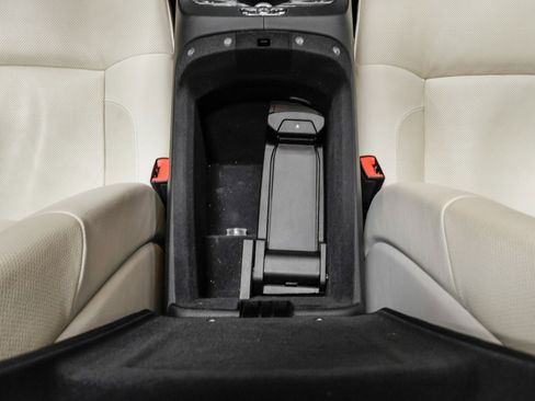 Used 2010 Rolls-Royce Ghost image 49