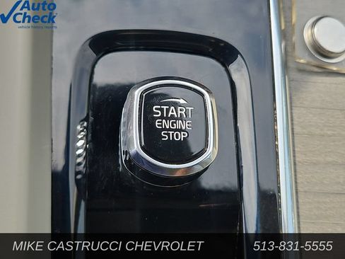 Used 2023 Volvo XC60 B5 Plus AWD/4WD image 19