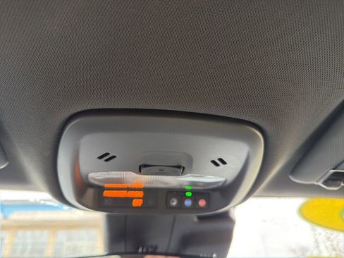 Used 2025 Buick Envista Sport Touring image 25