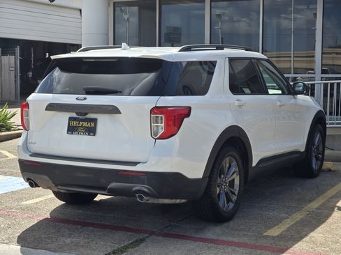 Used 2021 Ford Explorer XLT w/ Equipment Group 202A RWD image 4