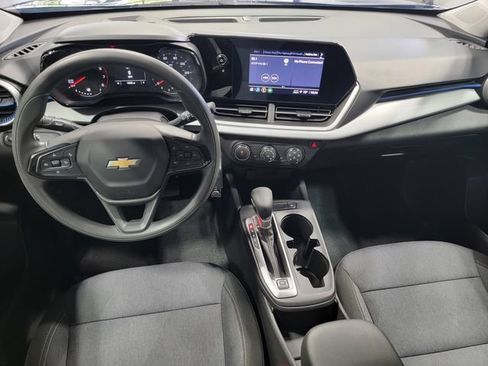 Used 2024 Chevrolet Trax LS w/ LS Convenience Package FWD image 28