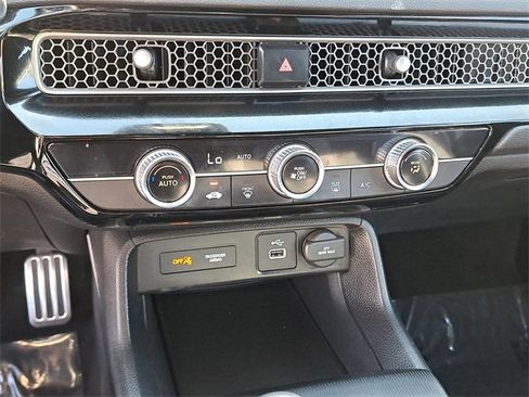 Used 2023 Honda Civic Sport image 29