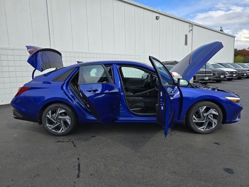 New 2025 Hyundai Elantra Sport image 17