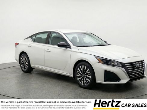Used 2025 Nissan Altima 2.5 SV FWD image 1