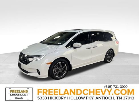 Used 2023 Honda Odyssey Elite image 3
