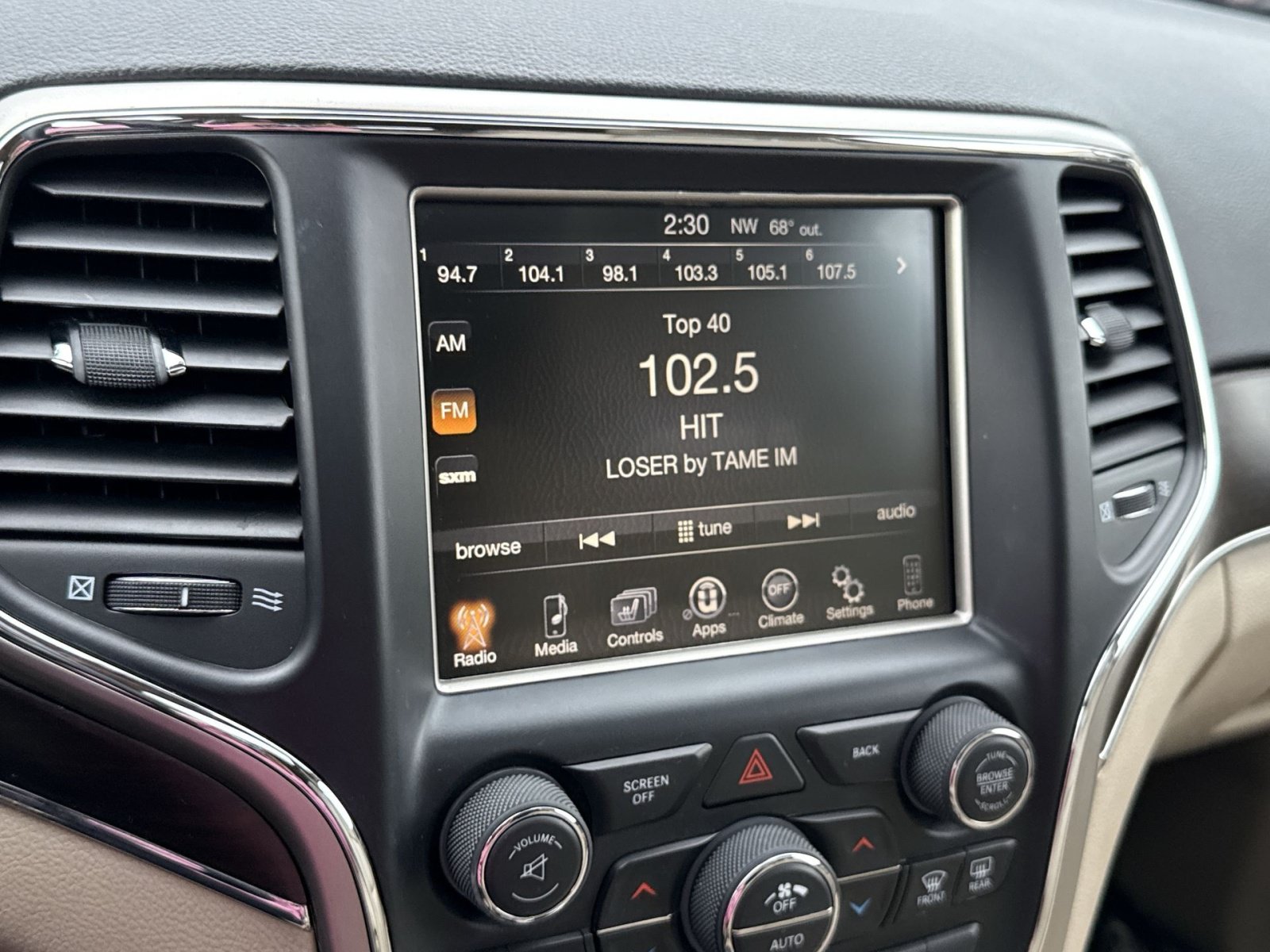 Used 2017 Jeep Grand Cherokee Limited AWD/4WD image 18