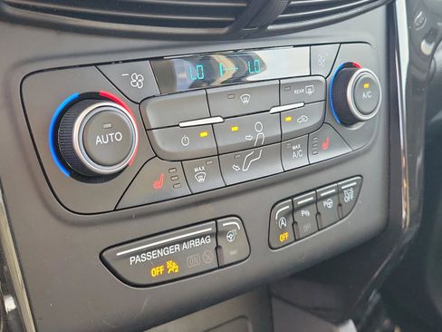 Used 2018 Ford Escape Titanium w/ Ford Safe & Smart Package image 32