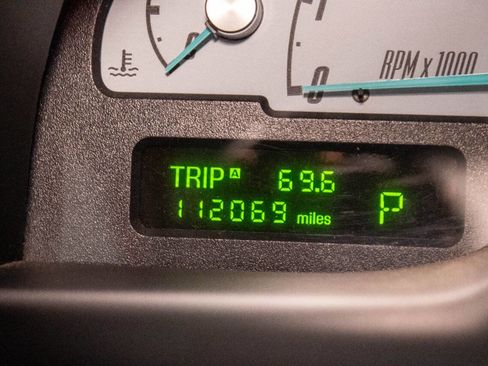 Used 2002 Ford Thunderbird Deluxe image 12