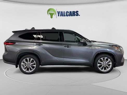 Used 2020 Toyota Highlander Limited AWD/4WD image 6
