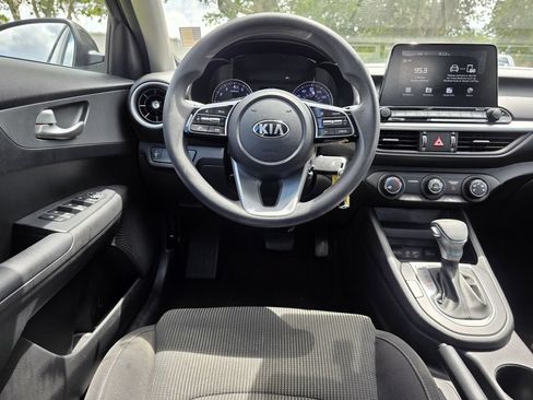 Used 2021 Kia Forte LXS FWD image 12