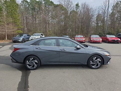 New 2026 Hyundai Elantra Limited FWD image 13