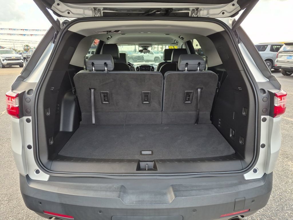 Used 2020 Chevrolet Traverse LT w/ Driver Confidence II Package FWD image 28