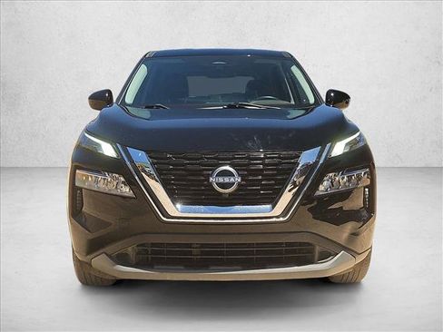 Used 2023 Nissan Rogue SV FWD image 2