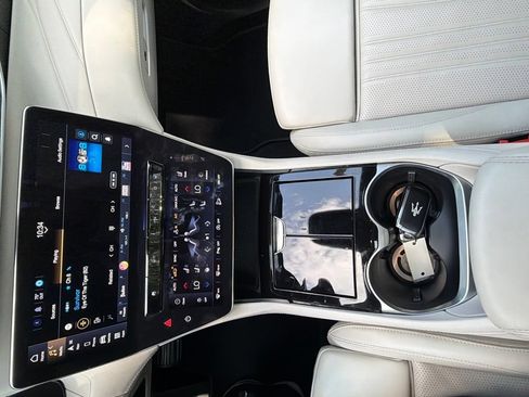 Used 2023 Maserati Grecale Modena AWD/4WD image 17