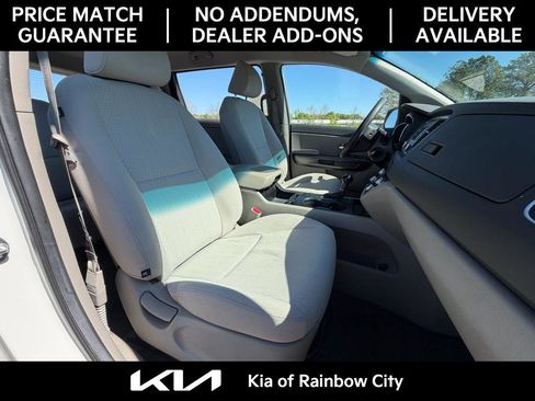 Used 2016 Kia Sedona L image 18