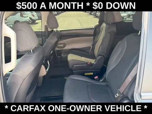 Used 2025 Kia Carnival LX FWD image 37