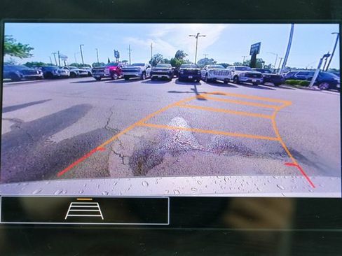 Used 2025 Chevrolet Malibu LT image 30