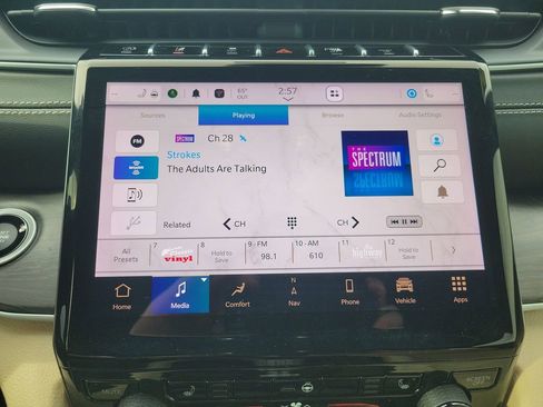 Used 2024 Jeep Grand Cherokee L Limited image 20