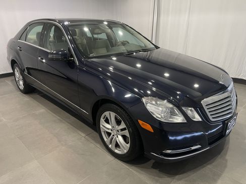 Used 2011 Mercedes-Benz E 350 4MATIC Sedan image 3