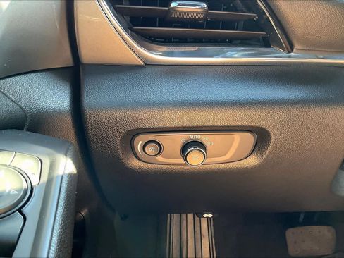 Certified 2022 Chevrolet Traverse LT image 32