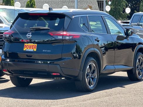 Used 2024 Nissan Rogue SV AWD/4WD image 4