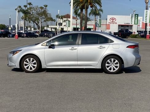 Certified 2025 Toyota Corolla LE image 2