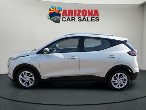 Used 2022 Chevrolet Bolt EUV LT image 2
