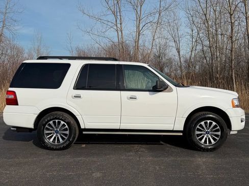 Used 2017 Ford Expedition XLT AWD/4WD image 15