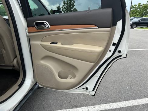 Used 2012 Jeep Grand Cherokee Overland AWD/4WD image 22