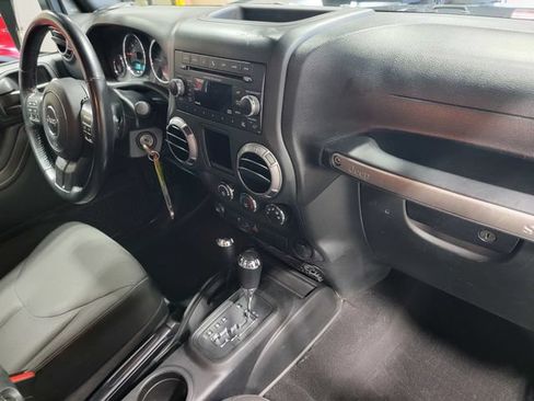 Used 2018 Jeep Wrangler Sport AWD/4WD image 16