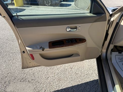 Used 2005 Buick LaCrosse CX image 11